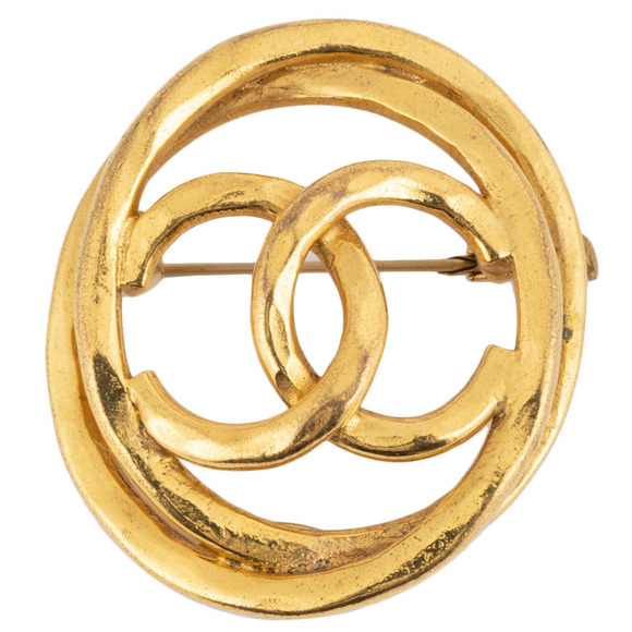 CHANEL Jewelry - CHANEL Gold Brooch